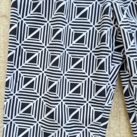 Faded Glory Geometrical Joggers size XS, Black and White - Picture 3 of 10